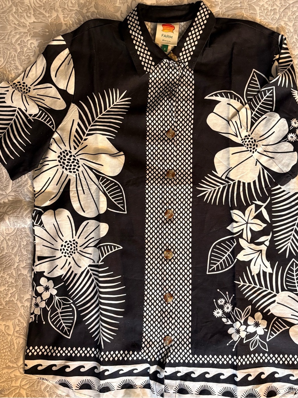 FARM Rio Black and White Tropical Floral Button-Up Shirt